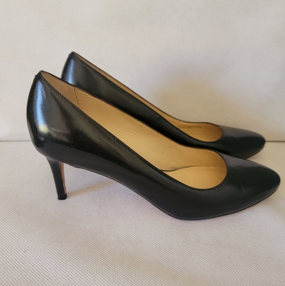 *MINT - COLE HAAN BLACK LEATHER HEELS (sz 9) - Picture 2 of 6